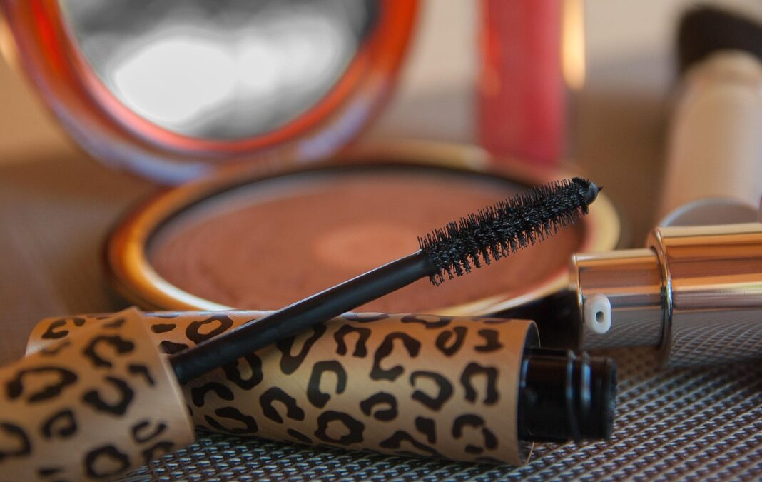 Wasserfeste Mascara & Eyeliner kostenlos testen